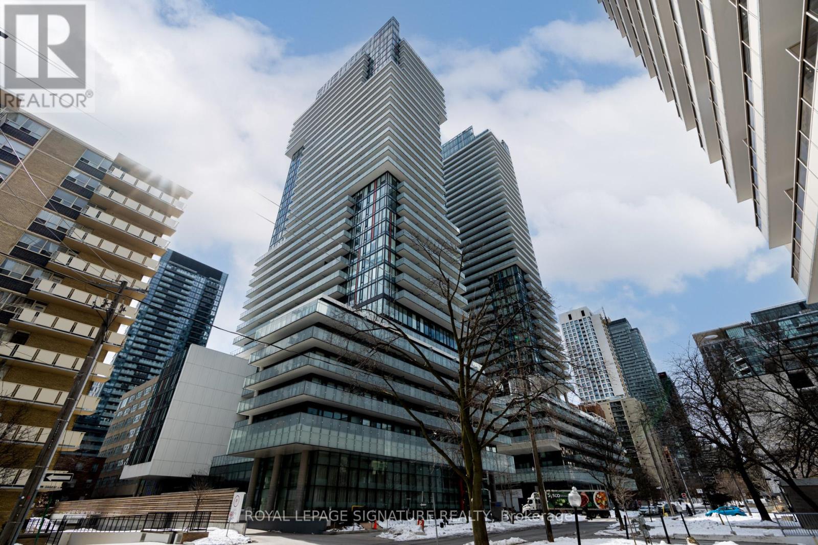 2710 - 185 ROEHAMPTON AVENUE, Toronto, Ontario