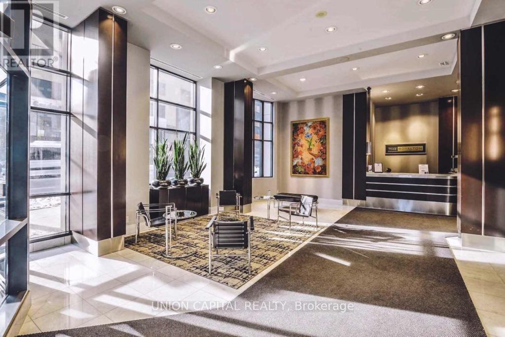 1205 - 801 Bay Street, Toronto, Ontario  M5S 1Y9 - Photo 2 - C12544266