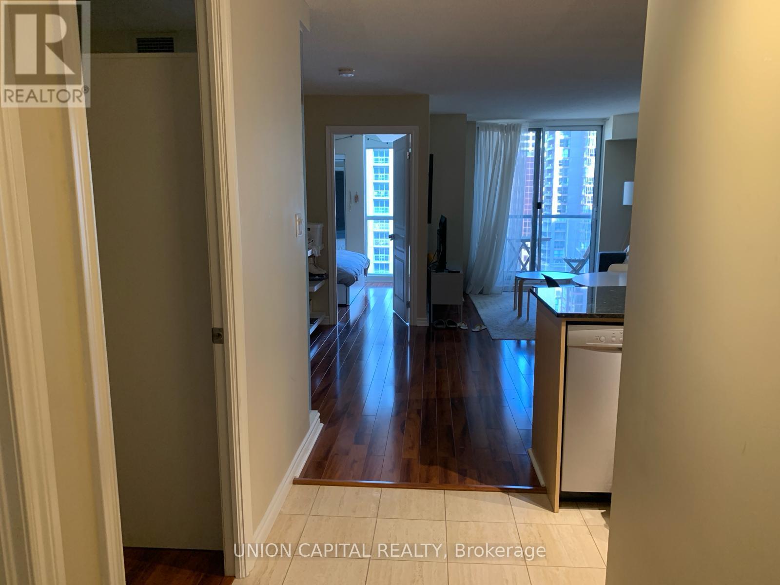 1205 - 801 Bay Street, Toronto, Ontario  M5S 1Y9 - Photo 3 - C12544266