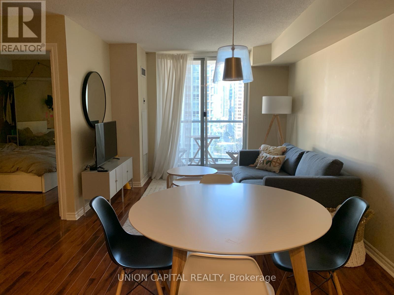 1205 - 801 Bay Street, Toronto, Ontario  M5S 1Y9 - Photo 5 - C12544266