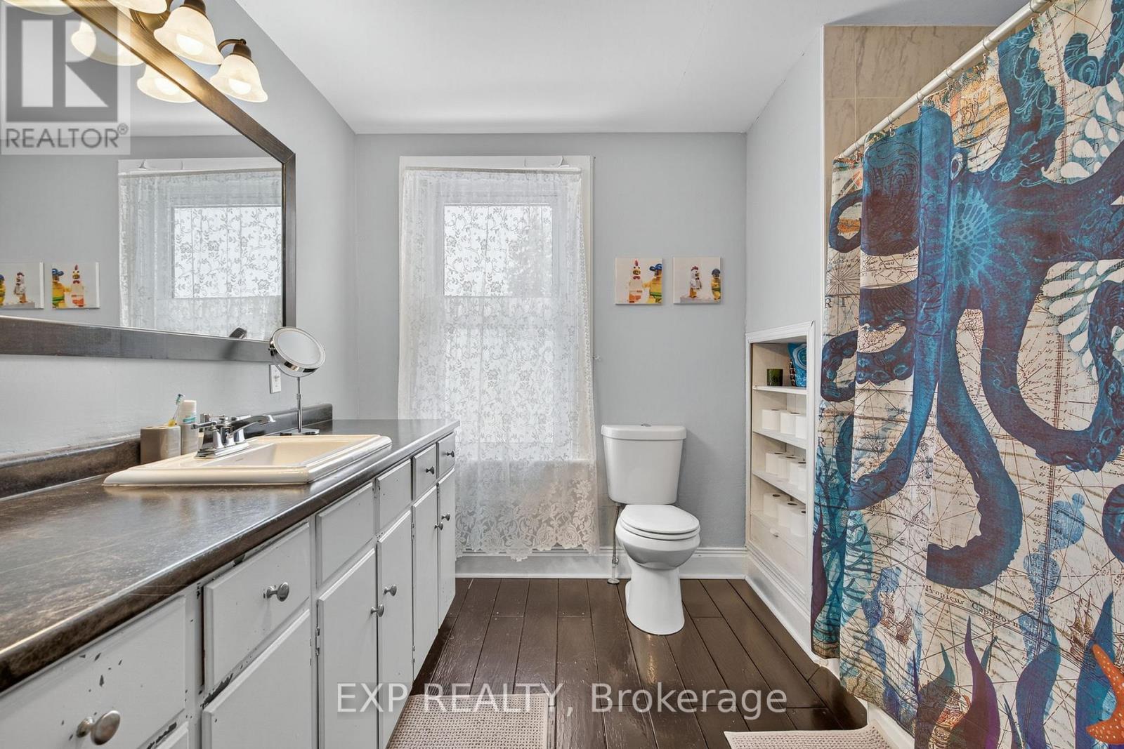 372 Main Street, Prince Edward County, Ontario K0K 3L0 - Photo 27 - X12538820