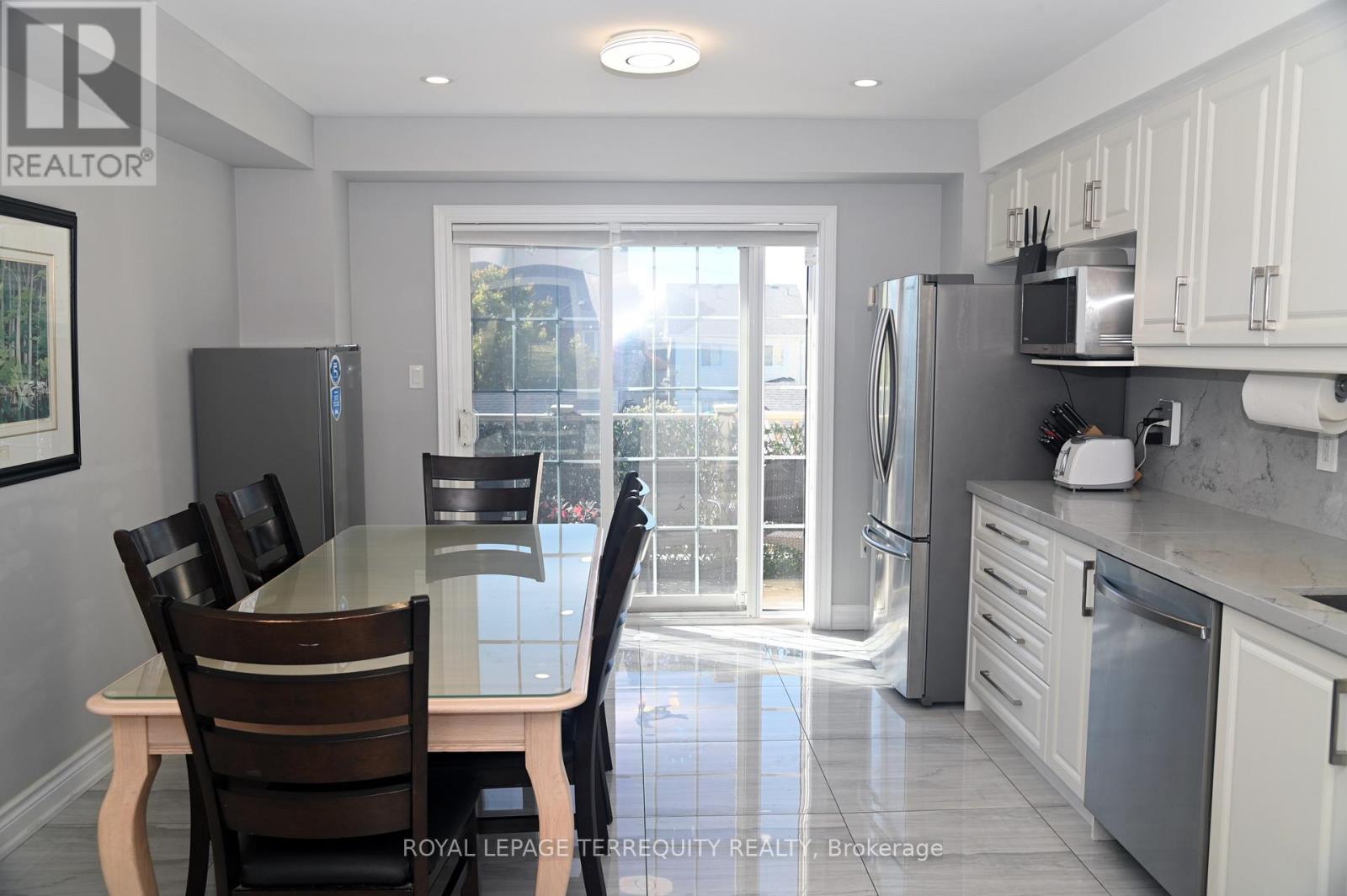 2753 Bur Oak Avenue, Markham, Ontario  L6B 1C8 - Photo 3 - N12544206