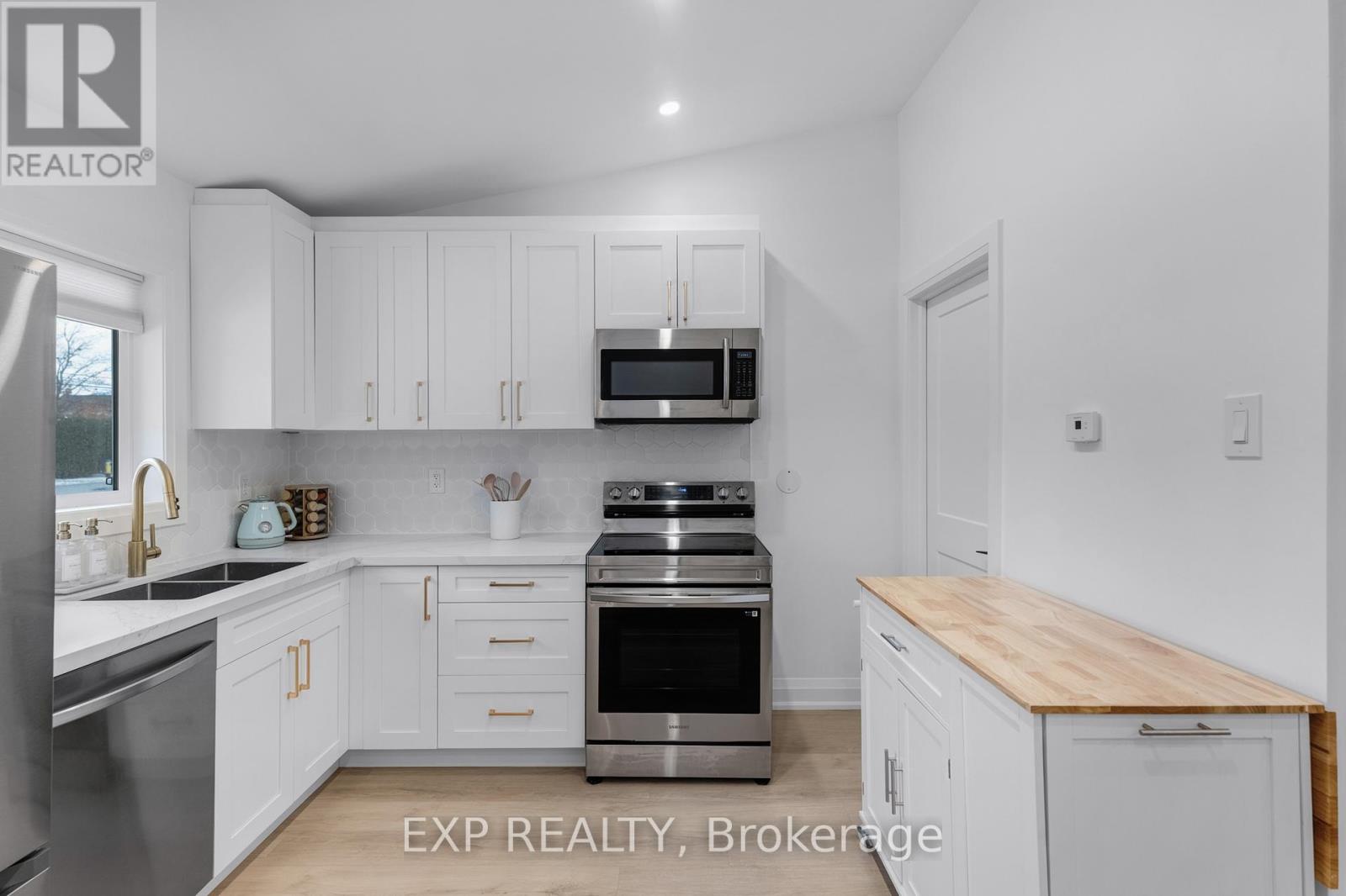 808 Montsell Avenue, Georgina, Ontario  L0E 1S0 - Photo 11 - N12544216