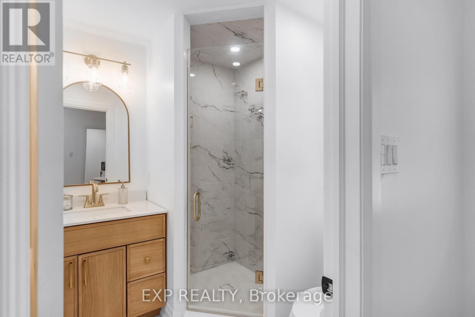 808 Montsell Avenue, Georgina, Ontario  L0E 1S0 - Photo 19 - N12544216