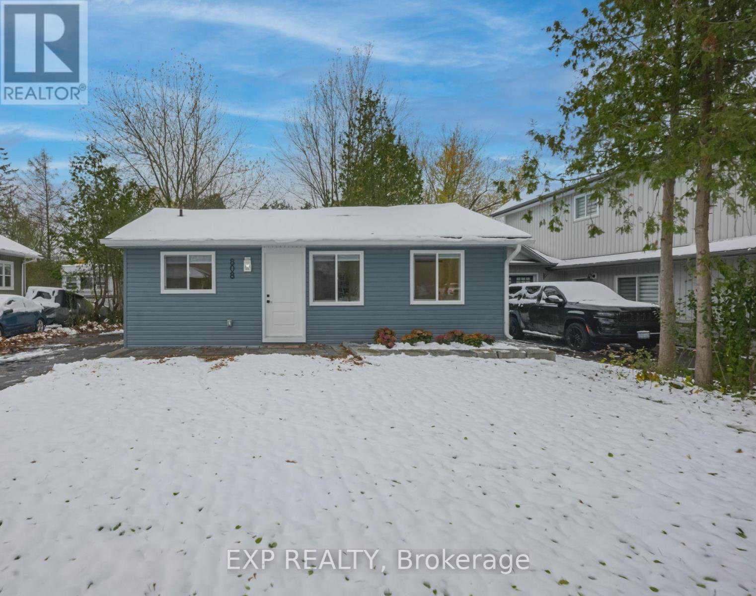 808 Montsell Avenue, Georgina, Ontario  L0E 1S0 - Photo 2 - N12544216