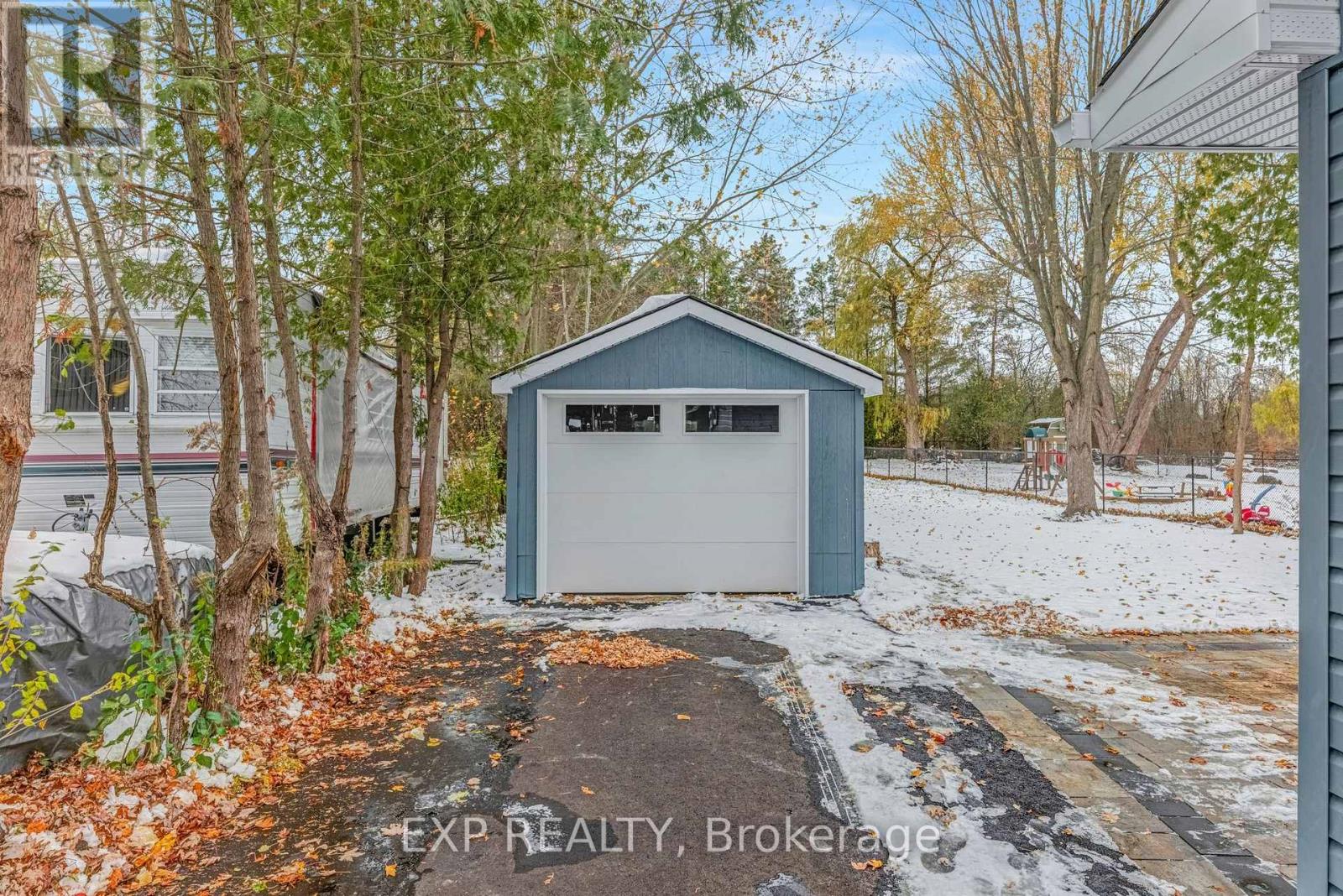 808 Montsell Avenue, Georgina, Ontario  L0E 1S0 - Photo 24 - N12544216