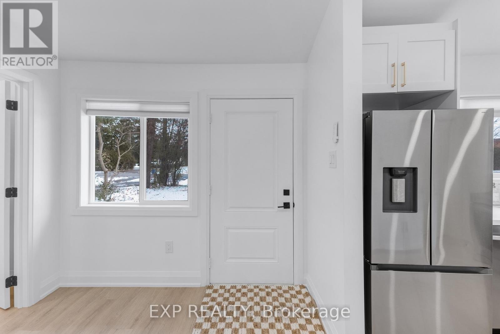 808 Montsell Avenue, Georgina, Ontario  L0E 1S0 - Photo 3 - N12544216