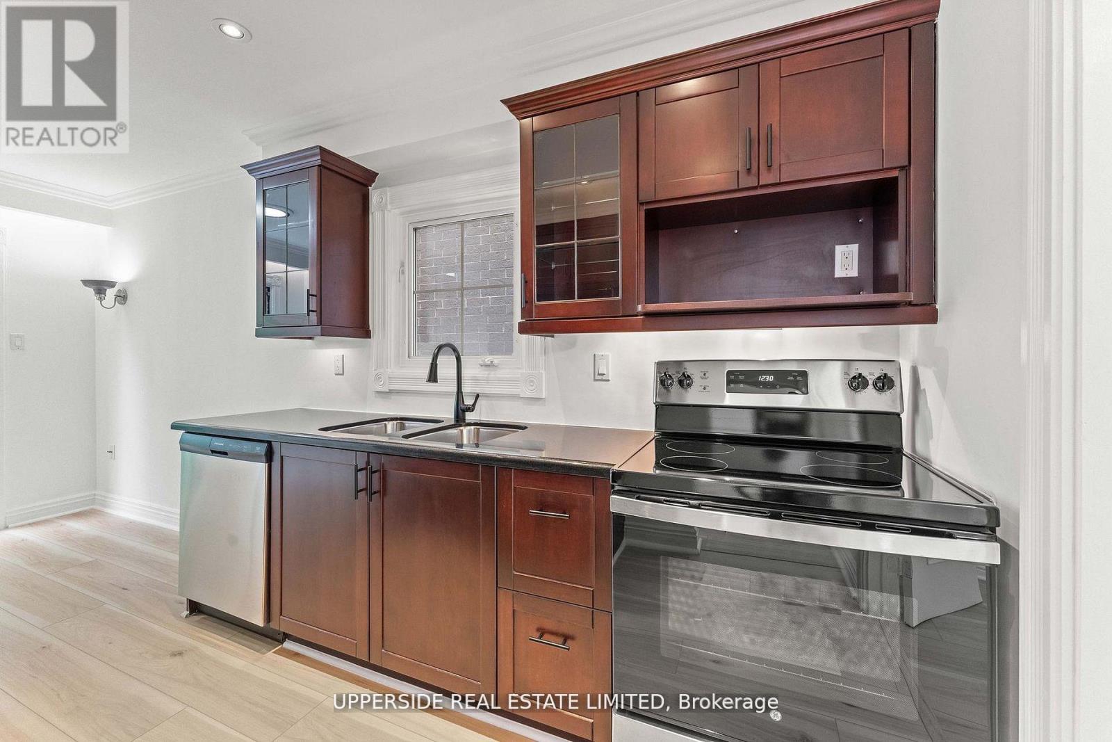 55 Thornbury Circle, Vaughan, Ontario  L4J 5C3 - Photo 12 - N12544250