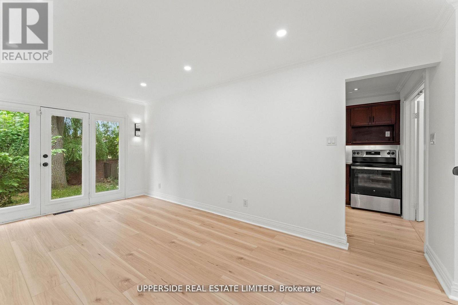 55 Thornbury Circle, Vaughan, Ontario  L4J 5C3 - Photo 18 - N12544250