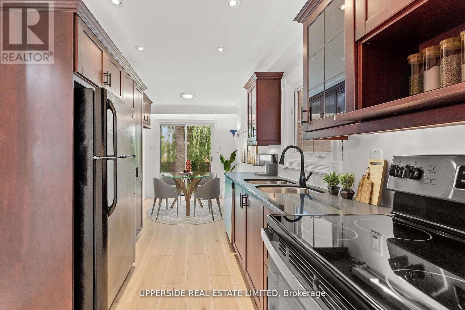 55 Thornbury Circle, Vaughan, Ontario  L4J 5C3 - Photo 35 - N12544250