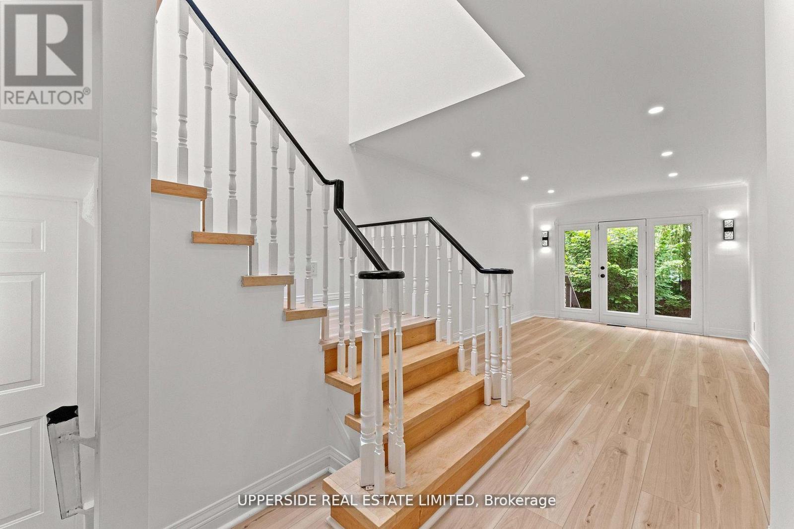 55 Thornbury Circle, Vaughan, Ontario  L4J 5C3 - Photo 6 - N12544250