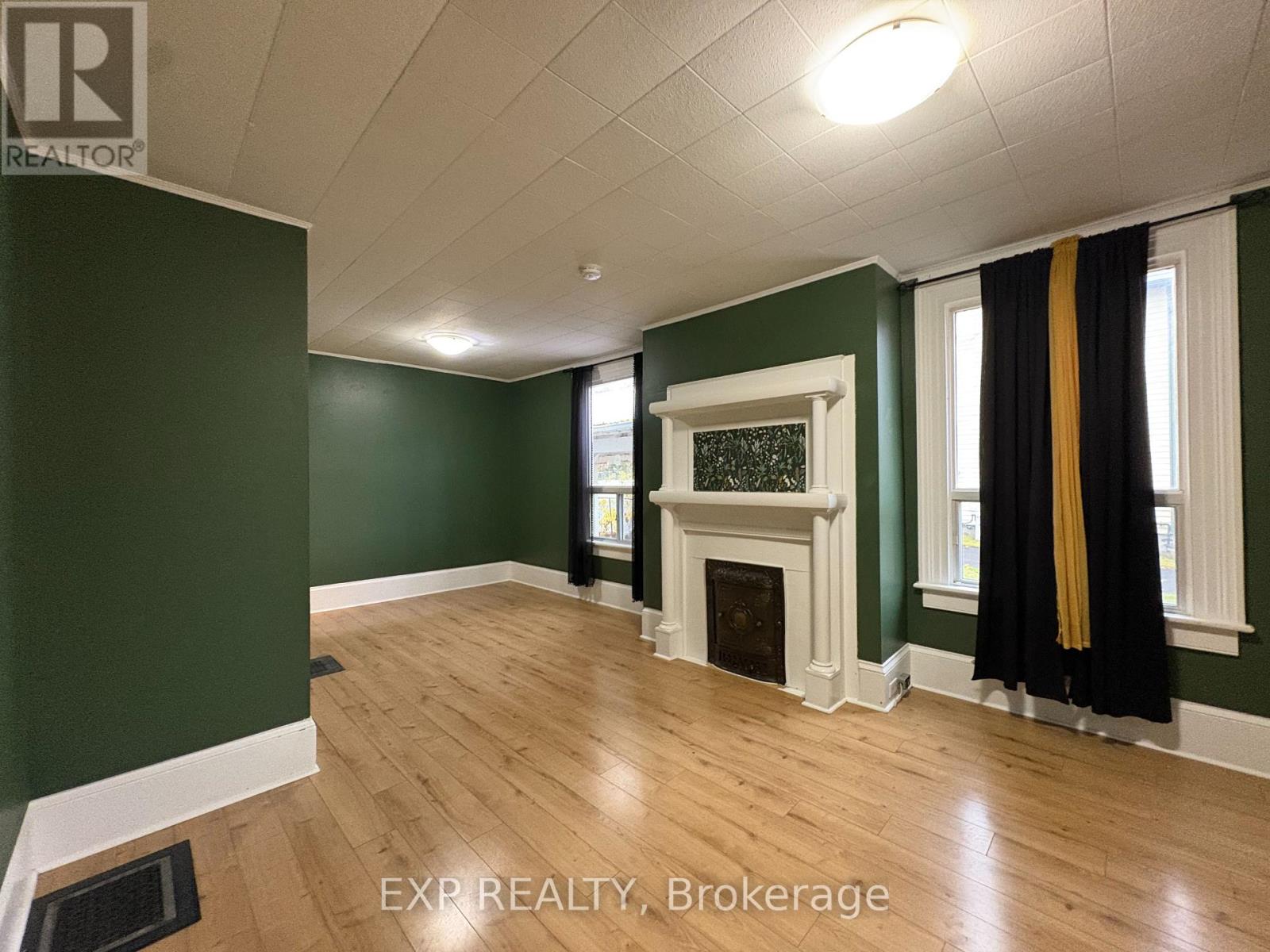 1 - 213 Prospect Street, Newmarket, Ontario  L3Y 3T8 - Photo 2 - N12544290