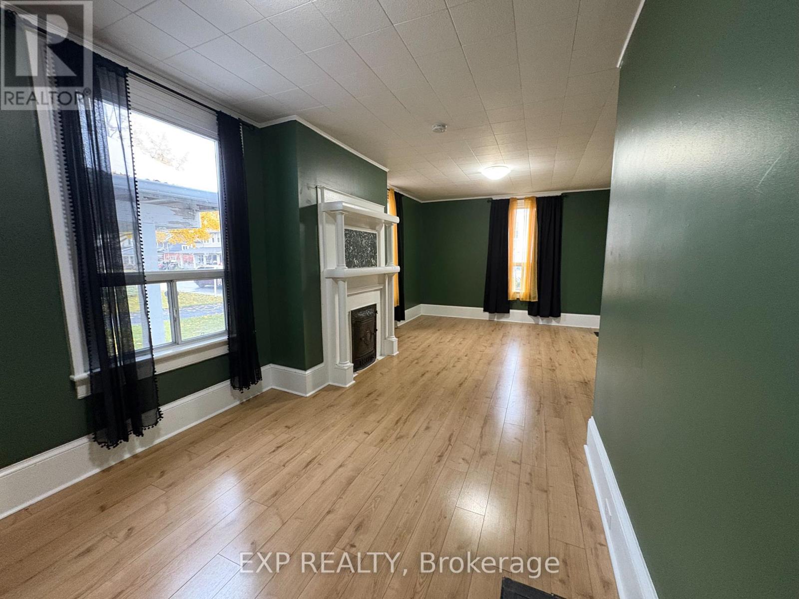 1 - 213 Prospect Street, Newmarket, Ontario  L3Y 3T8 - Photo 4 - N12544290