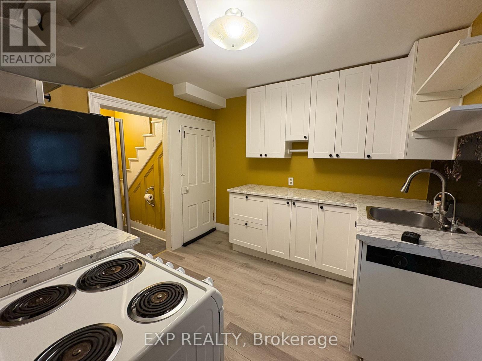 1 - 213 Prospect Street, Newmarket, Ontario  L3Y 3T8 - Photo 9 - N12544290