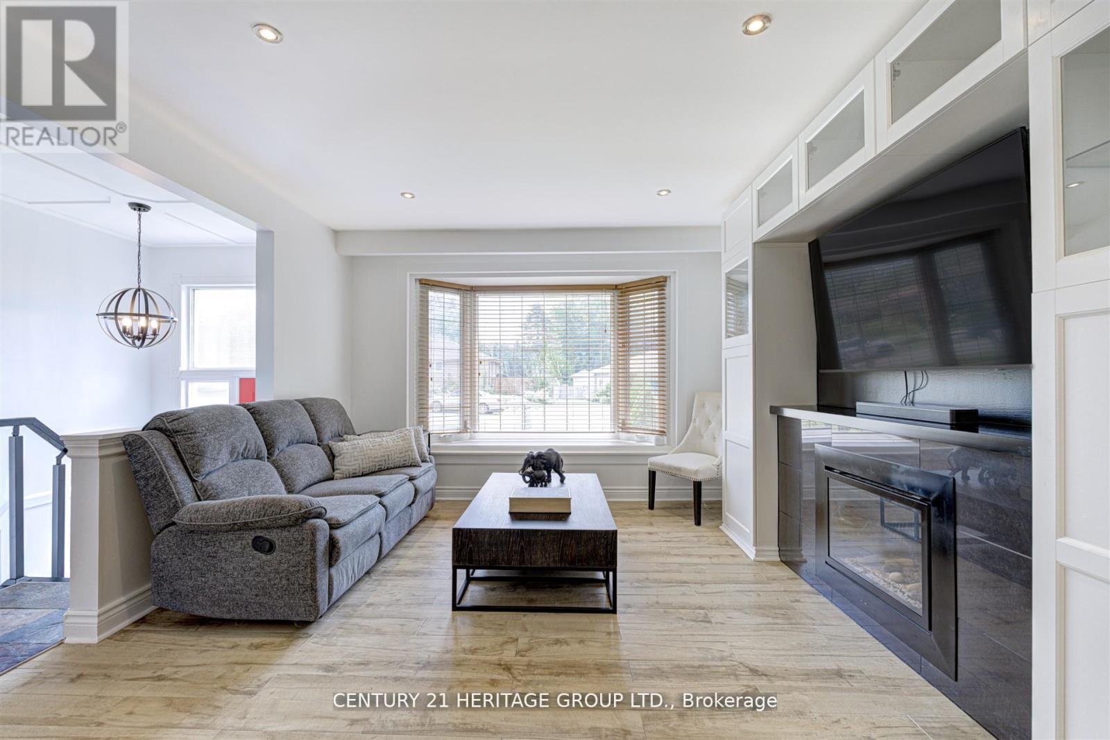 10 Bachly Crescent, King, Ontario  L7B 0E8 - Photo 6 - N12544308