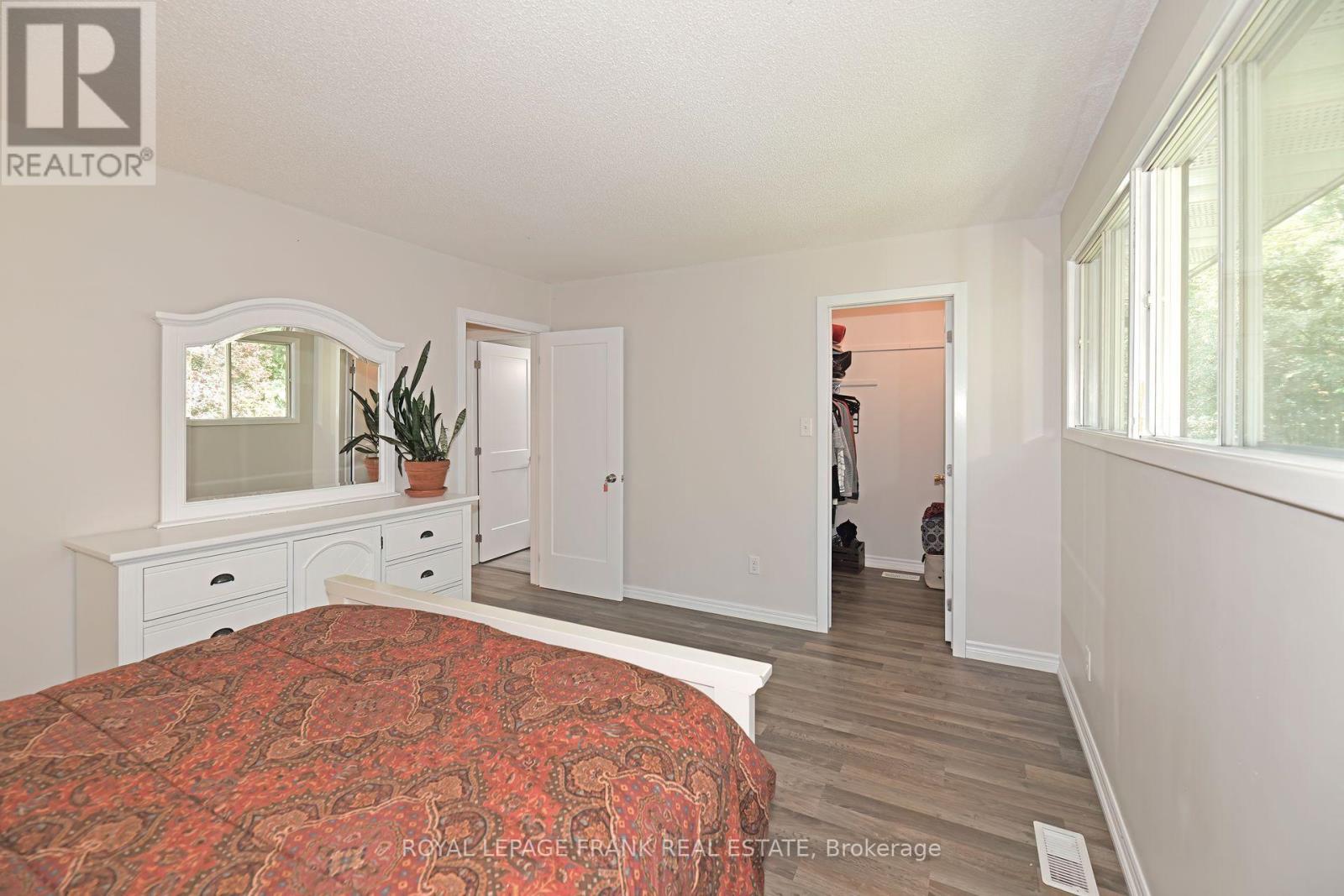 1104 Old Pye Court, Oshawa, Ontario  L1G 7N8 - Photo 11 - E12544518