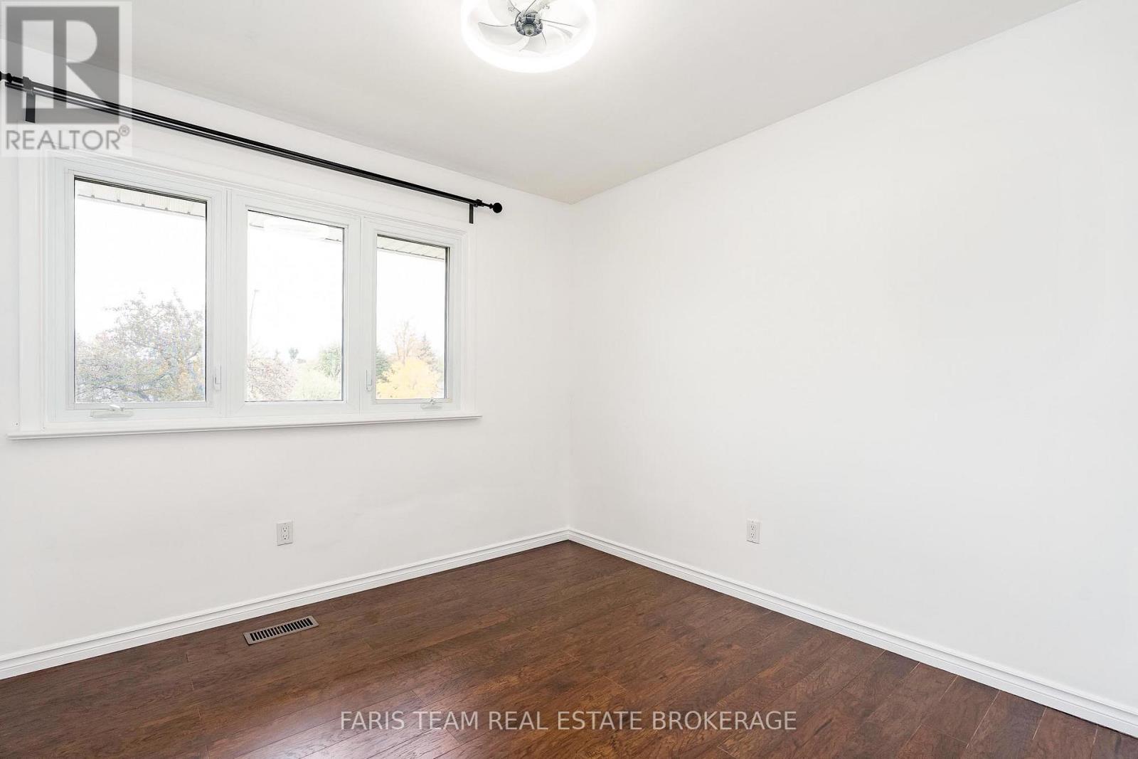 128 Rose Street, Barrie, Ontario  L4M 2T7 - Photo 19 - S12544230