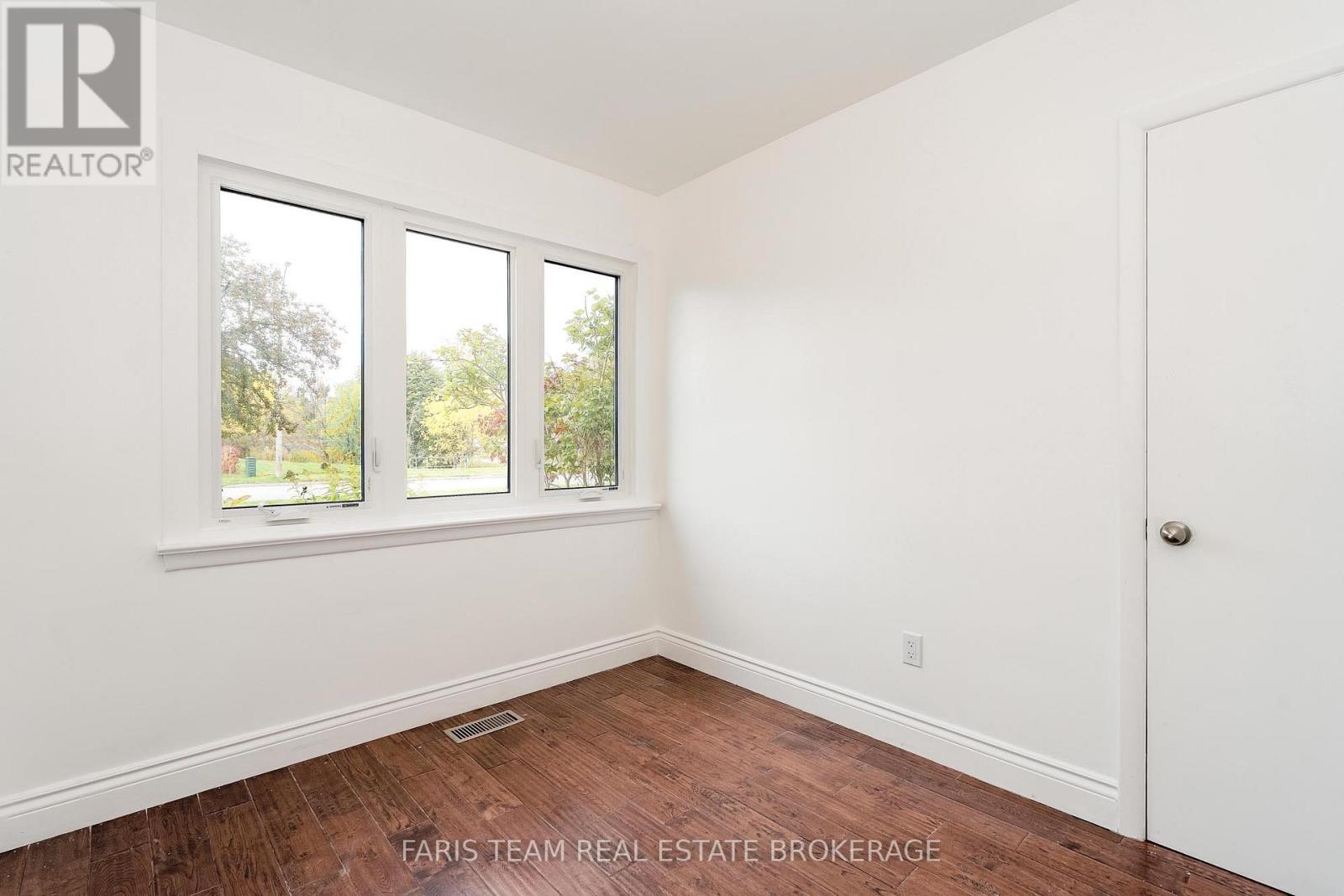 128 Rose Street, Barrie, Ontario  L4M 2T7 - Photo 24 - S12544230