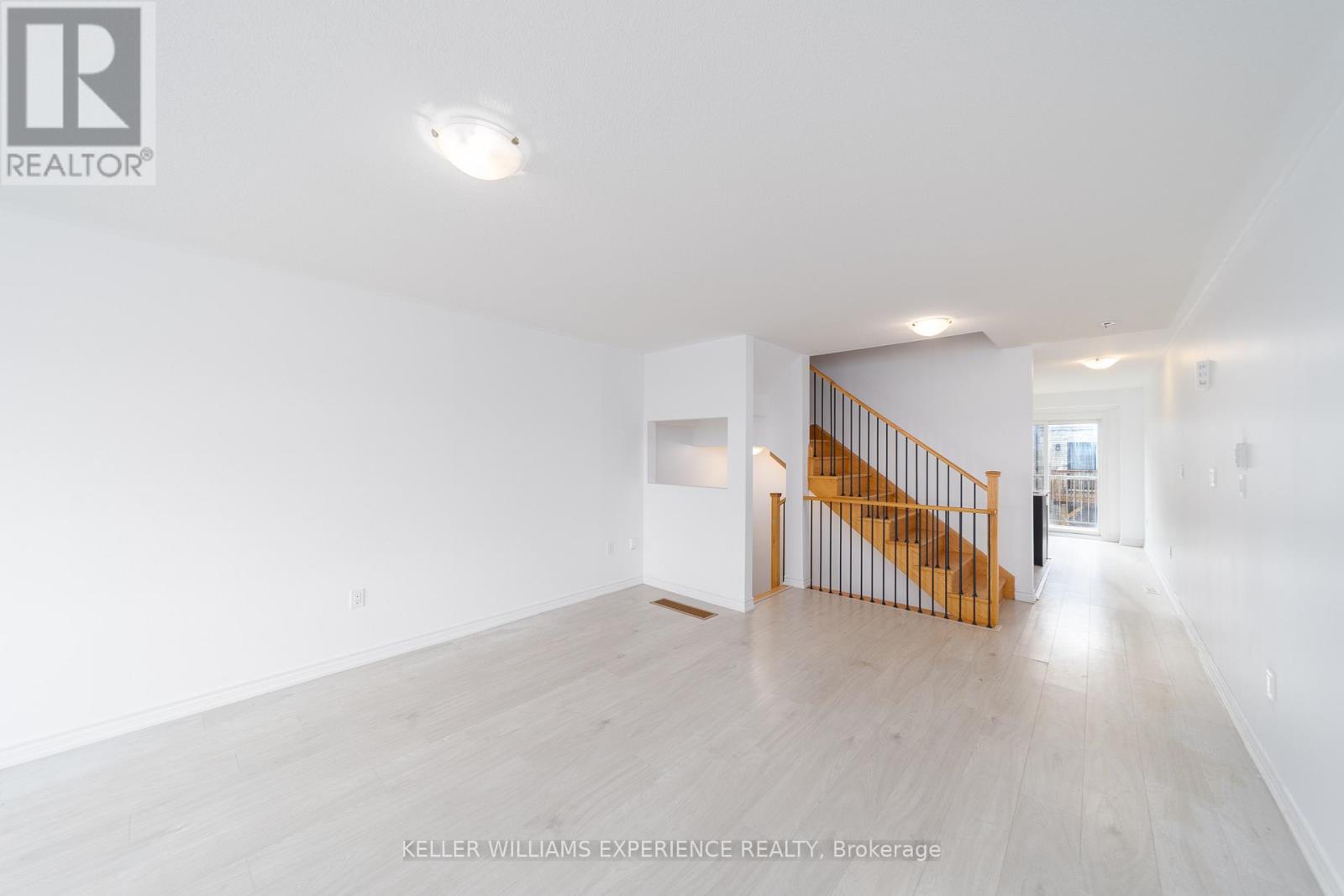 25 Tobias Lane, Barrie, Ontario  L9J 0T8 - Photo 7 - S12544258