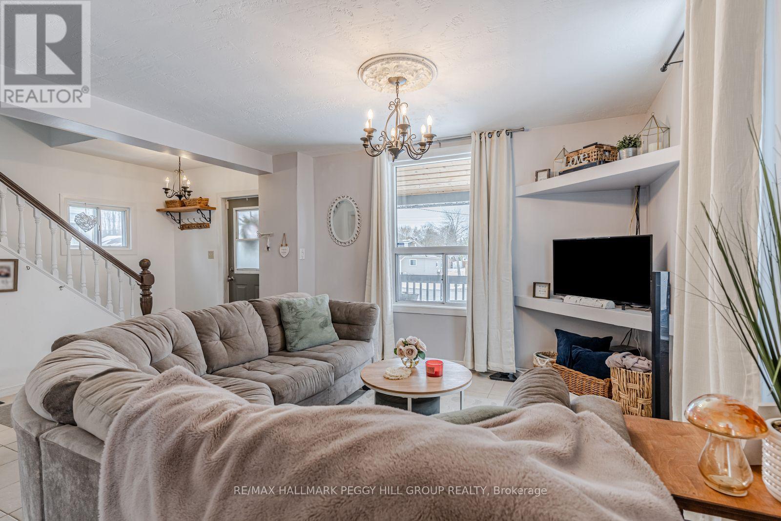 408 Regent Street, Orillia, Ontario  L3V 4C9 - Photo 2 - S12544292