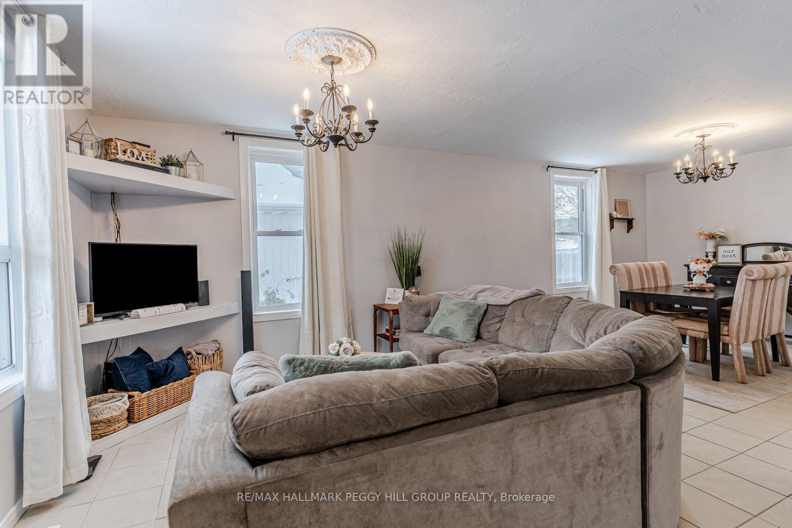 408 Regent Street, Orillia, Ontario  L3V 4C9 - Photo 3 - S12544292