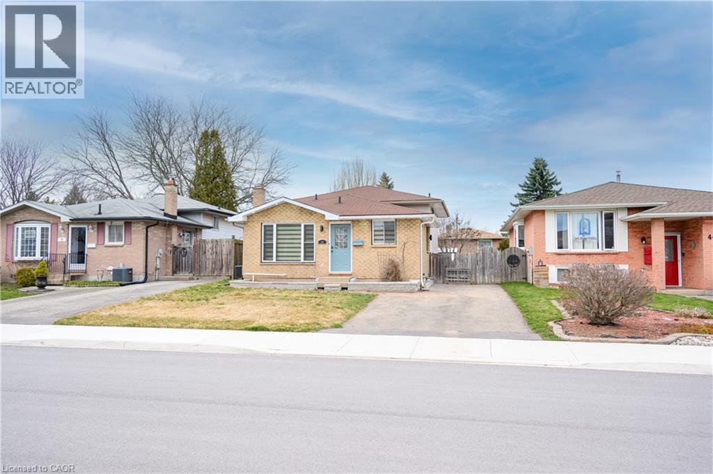 48 LARCHWOOD Circle, Welland, Ontario