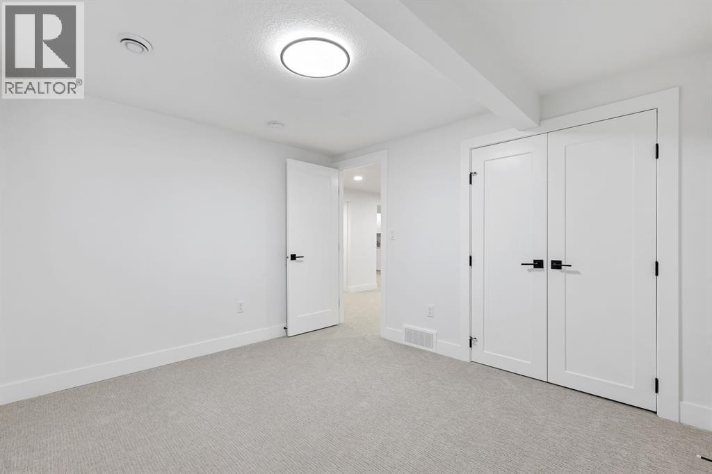 116 Silvercreek Drive Nw, Calgary, Alberta  T3B 4G8 - Photo 37 - A2269977