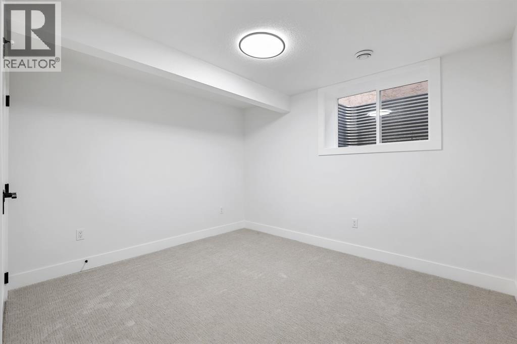 116 Silvercreek Drive Nw, Calgary, Alberta  T3B 4G8 - Photo 36 - A2269977