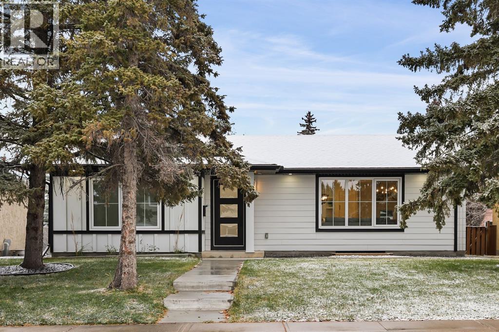 116 Silvercreek Drive Nw, Calgary, Alberta  T3B 4G8 - Photo 2 - A2269977