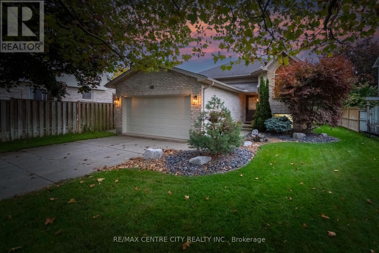 495 Riverview Drive, Strathroy-Caradoc, Ontario  N7G 4B3 - Photo 1 - X12544568