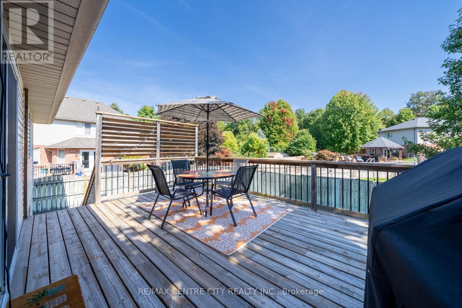 495 Riverview Drive, Strathroy-Caradoc, Ontario  N7G 4B3 - Photo 12 - X12544568