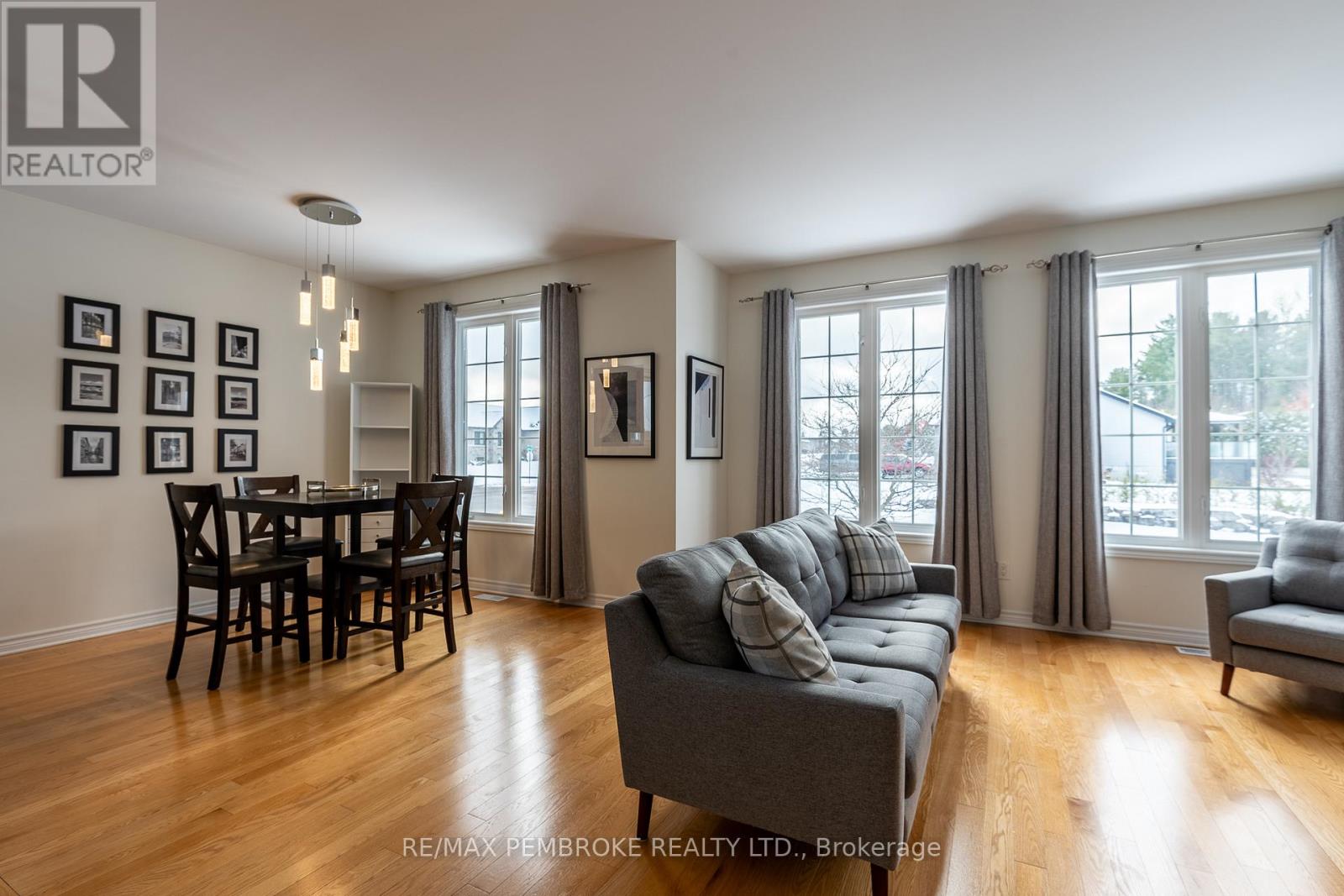 1009 Butler Boulevard, Petawawa, Ontario K8H 0C2 - Photo 17 - X12544338