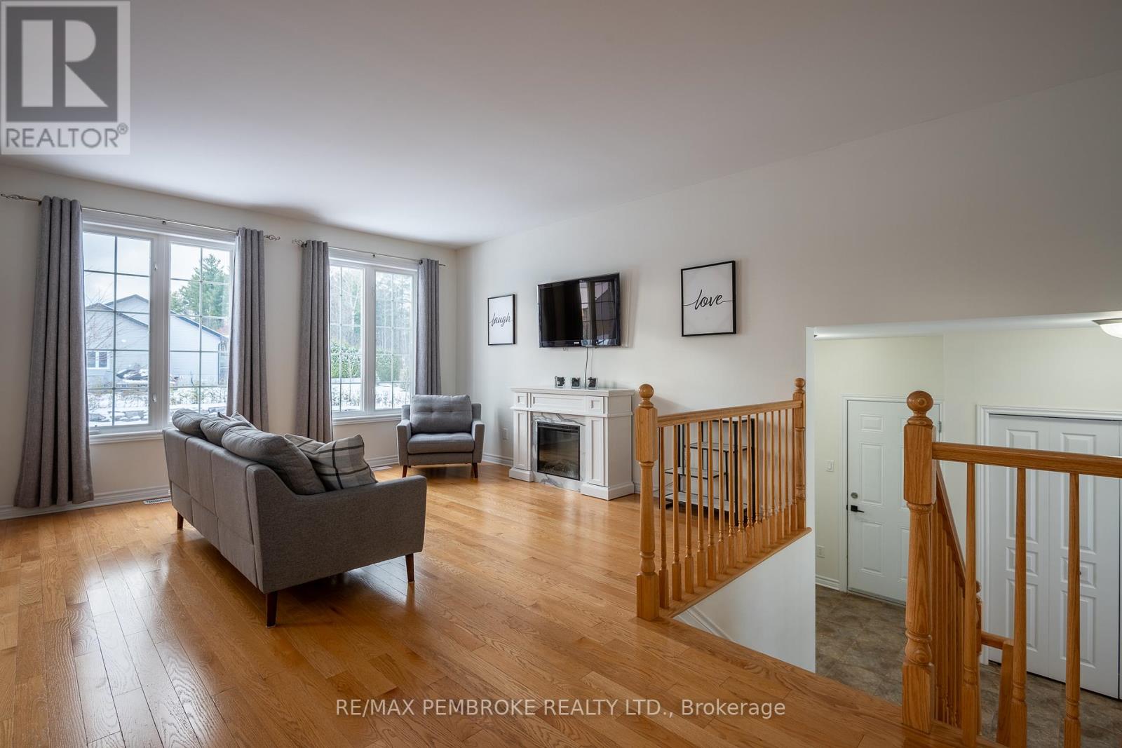 1009 Butler Boulevard, Petawawa, Ontario K8H 0C2 - Photo 20 - X12544338