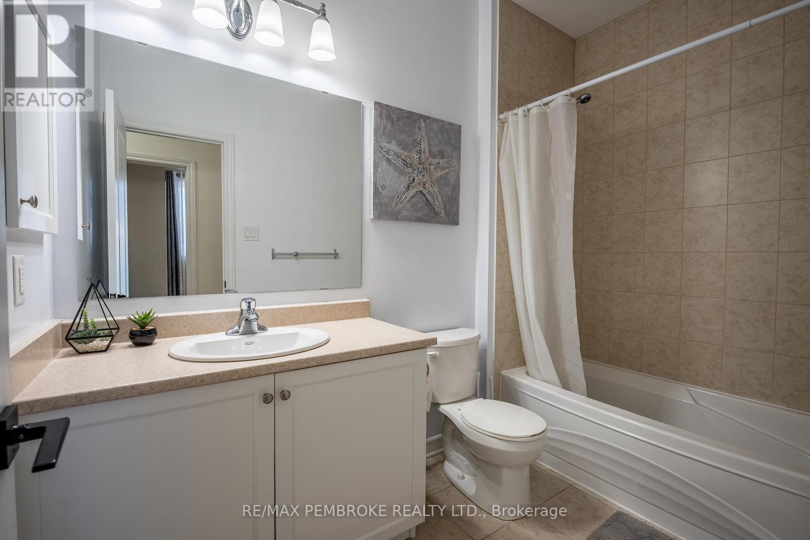 1009 Butler Boulevard, Petawawa, Ontario K8H 0C2 - Photo 30 - X12544338