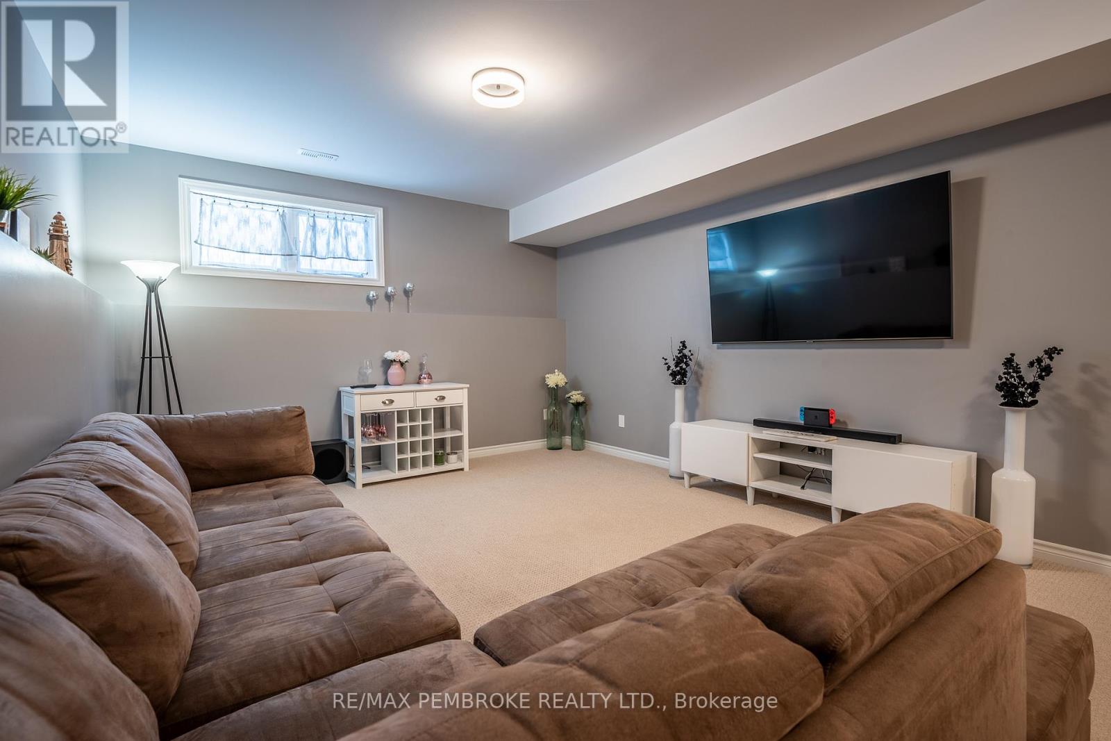 1009 Butler Boulevard, Petawawa, Ontario K8H 0C2 - Photo 33 - X12544338