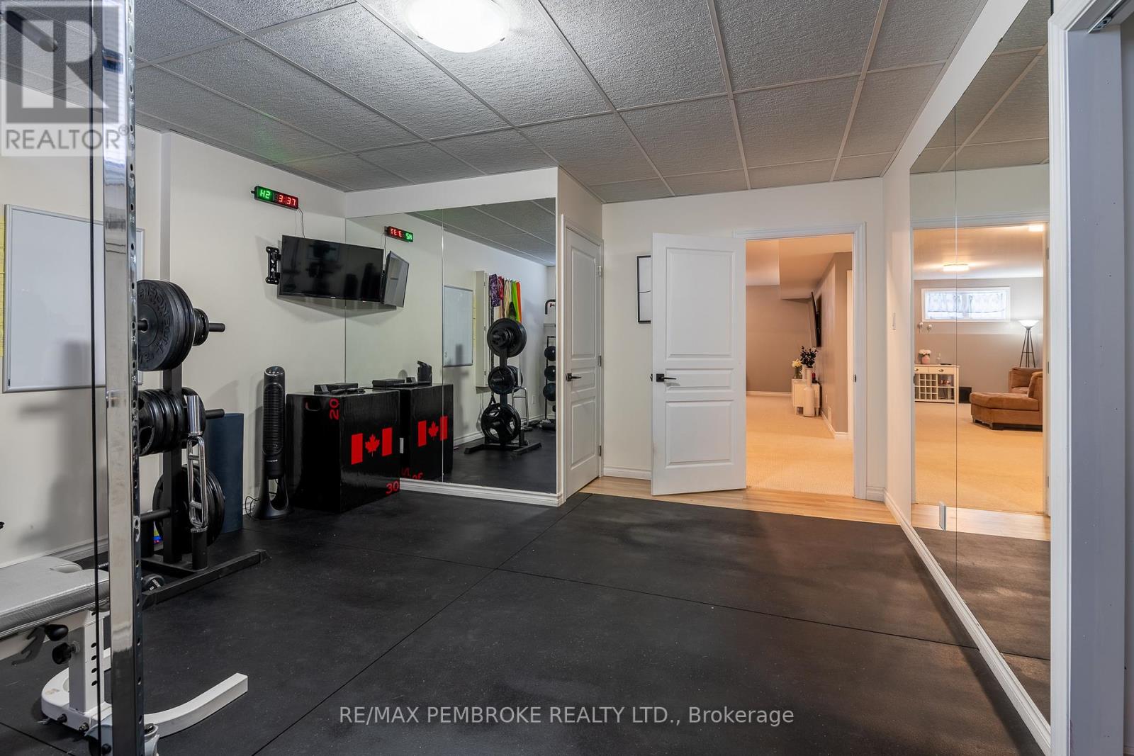 1009 Butler Boulevard, Petawawa, Ontario K8H 0C2 - Photo 35 - X12544338