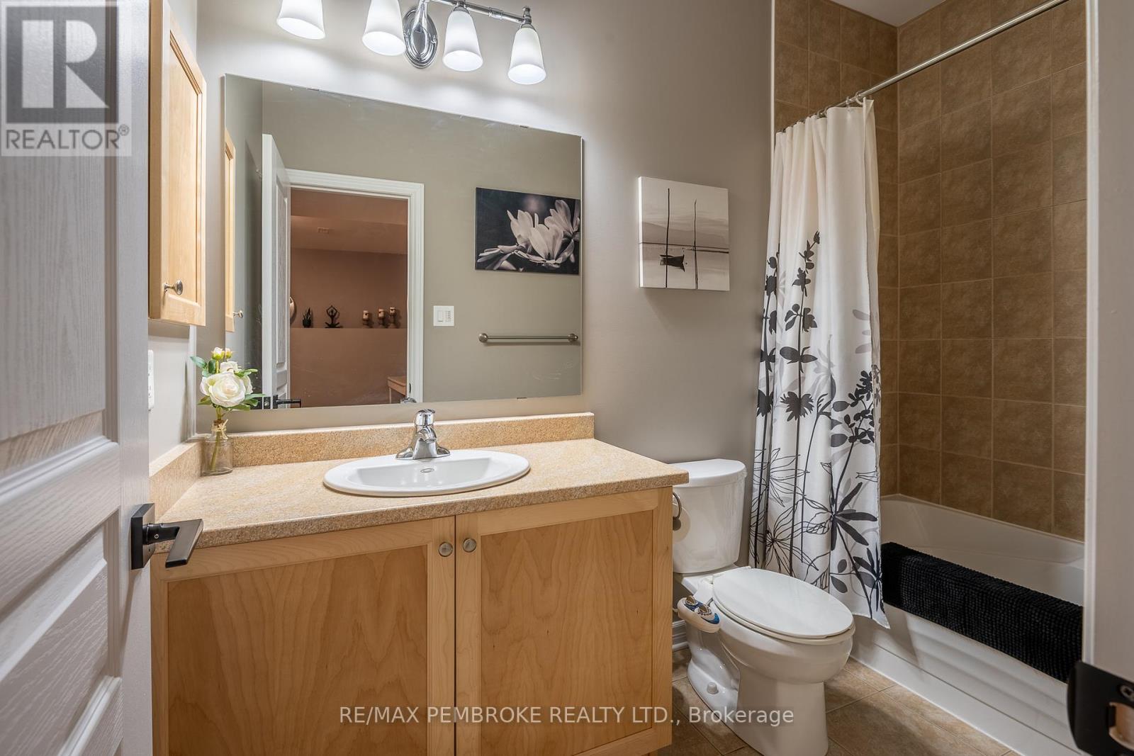 1009 Butler Boulevard, Petawawa, Ontario K8H 0C2 - Photo 37 - X12544338