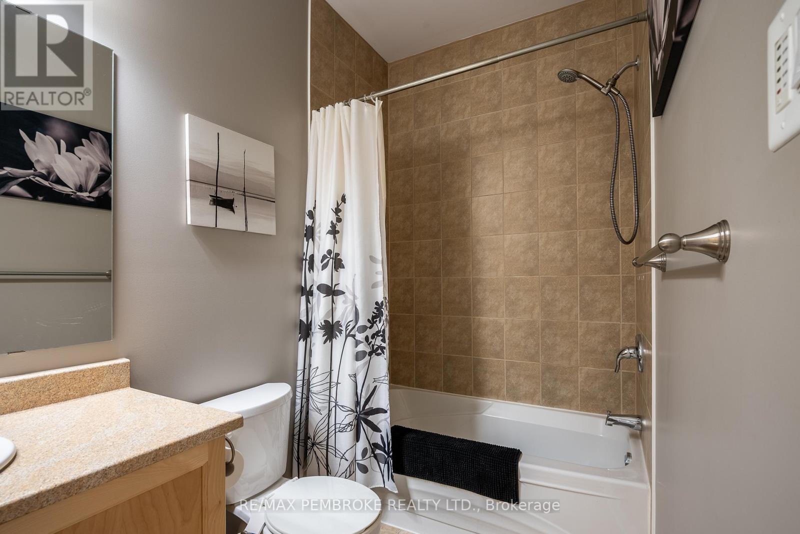 1009 Butler Boulevard, Petawawa, Ontario K8H 0C2 - Photo 38 - X12544338