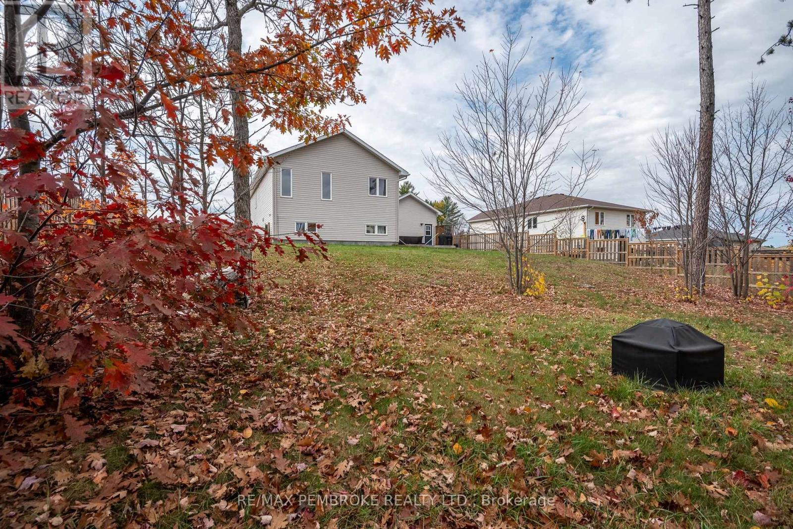 1009 Butler Boulevard, Petawawa, Ontario K8H 0C2 - Photo 42 - X12544338