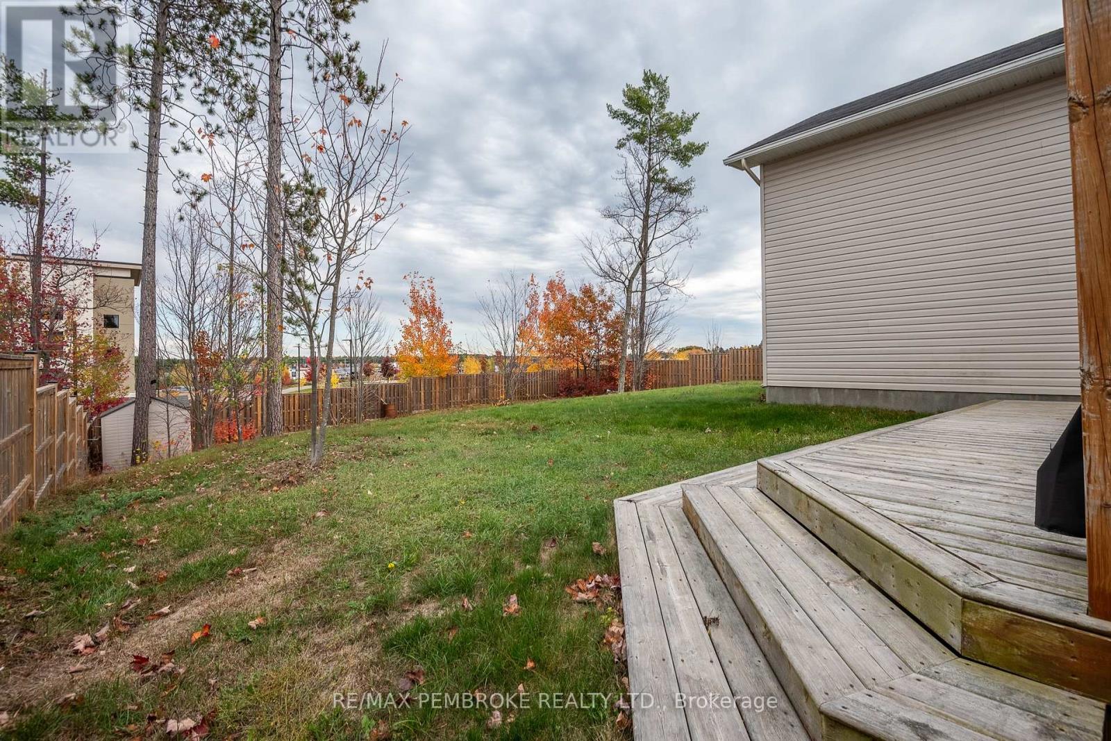 1009 Butler Boulevard, Petawawa, Ontario K8H 0C2 - Photo 44 - X12544338