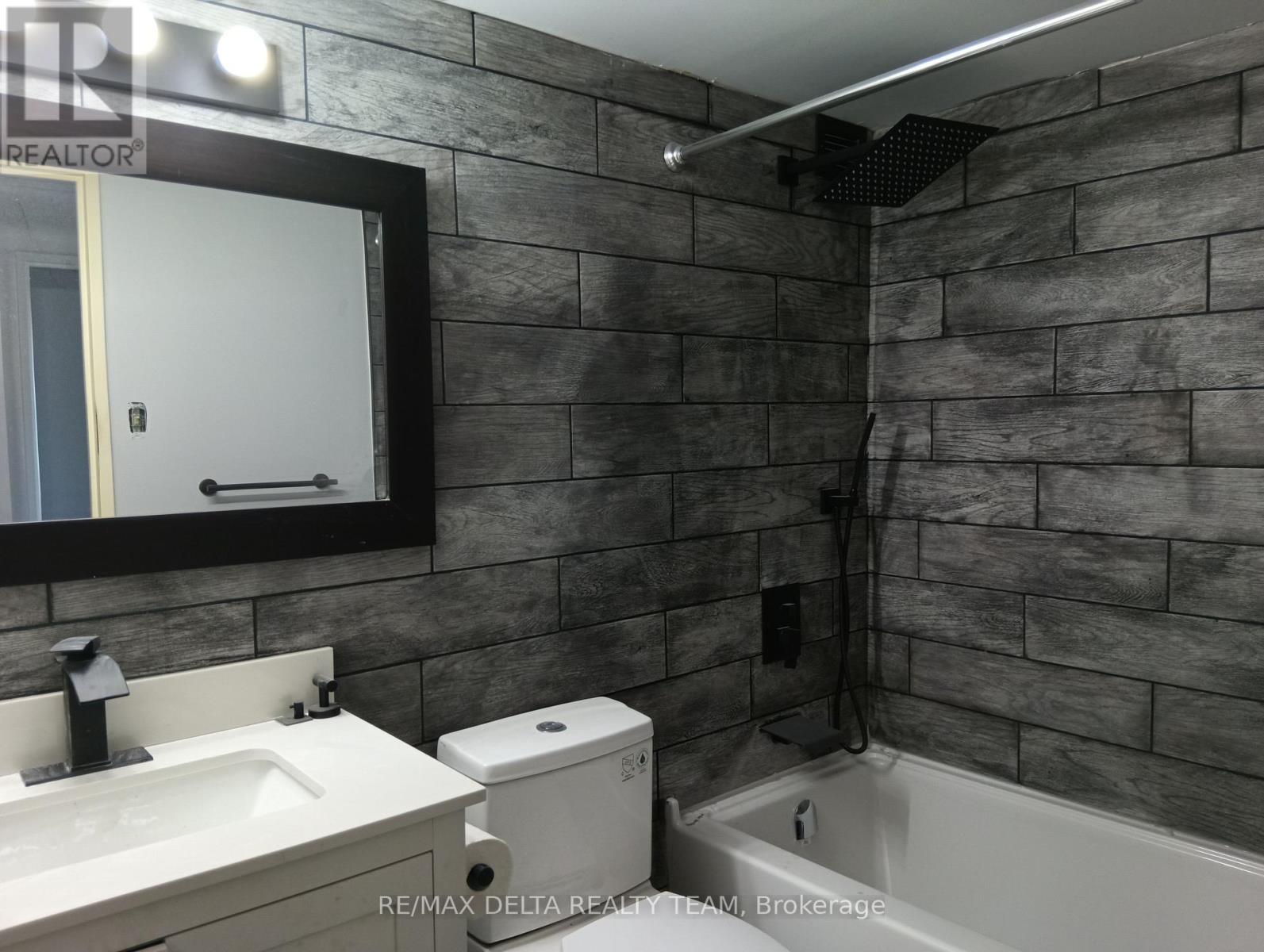 1907 - 158c Mcarthur Avenue, Ottawa, Ontario K1L 8E7 - Photo 7 - X12544474