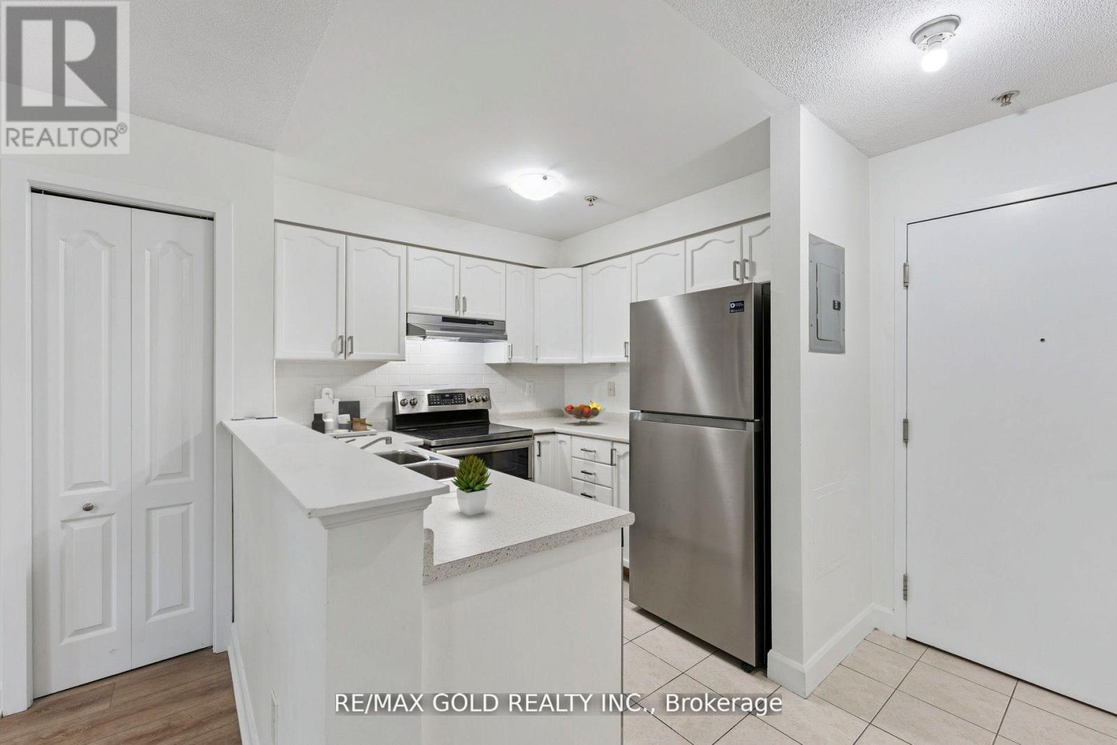 2104 - 6 Dayspring Circle, Brampton, Ontario  L6P 2Z6 - Photo 10 - W12544202