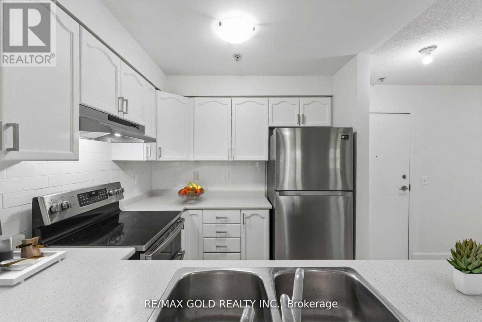 2104 - 6 Dayspring Circle, Brampton, Ontario  L6P 2Z6 - Photo 11 - W12544202