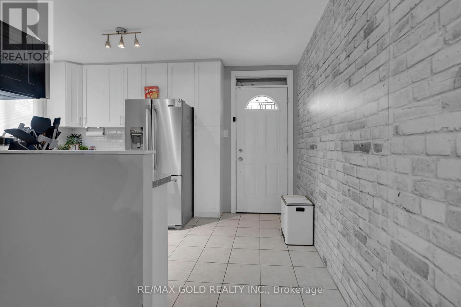 4 Deeside Crescent, Brampton, Ontario  L6T 3L7 - Photo 18 - W12544246