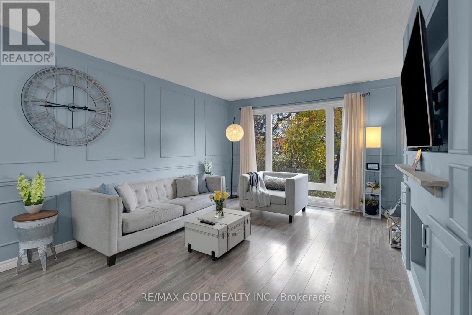 4 Deeside Crescent, Brampton, Ontario  L6T 3L7 - Photo 9 - W12544246