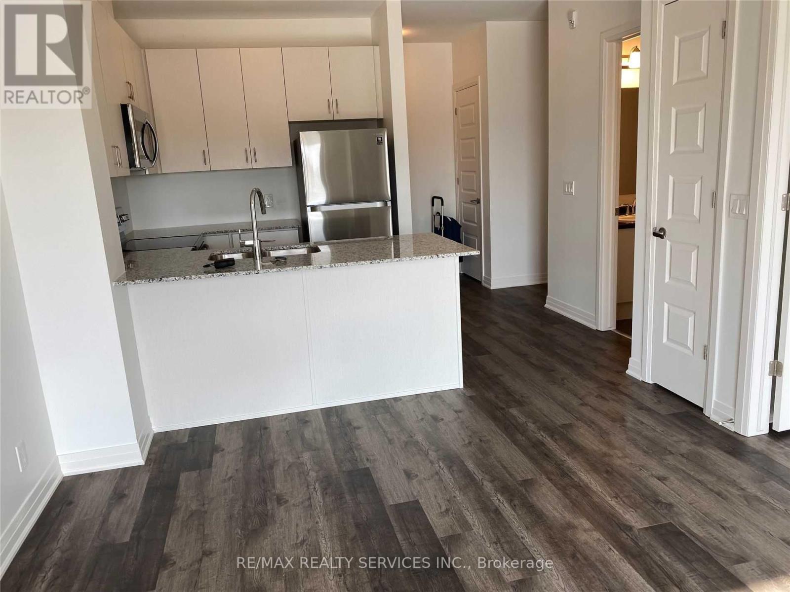 226 - 102 Grovewood Common Circle, Oakville, Ontario  L6H 0X2 - Photo 3 - W12544264