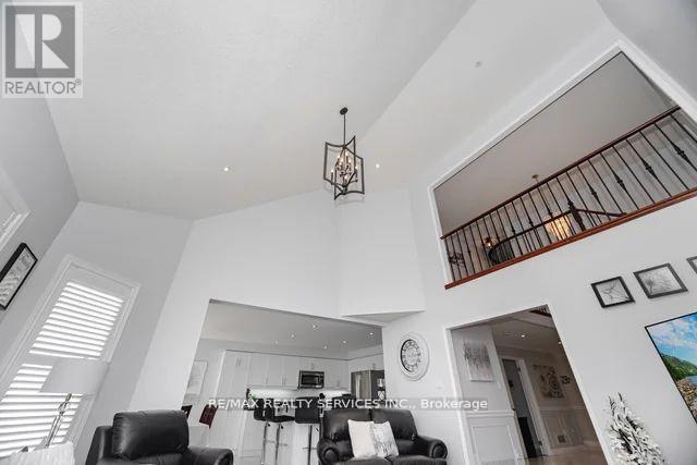 8 Barnes Court, Brampton, Ontario  L7A 1J1 - Photo 21 - W12544278