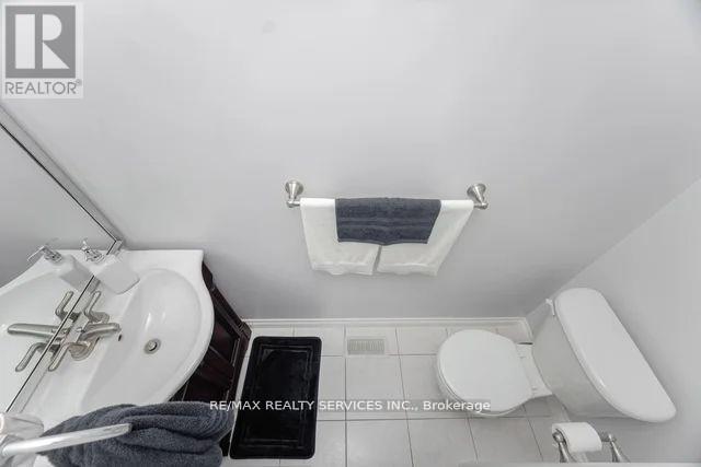 8 Barnes Court, Brampton, Ontario  L7A 1J1 - Photo 23 - W12544278