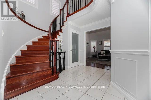 8 Barnes Court, Brampton, Ontario  L7A 1J1 - Photo 25 - W12544278