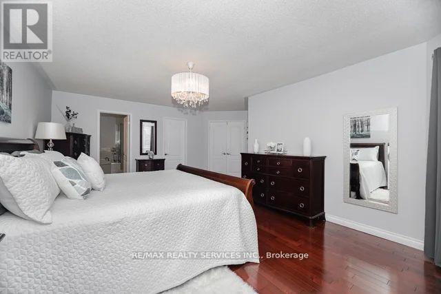 8 Barnes Court, Brampton, Ontario  L7A 1J1 - Photo 29 - W12544278